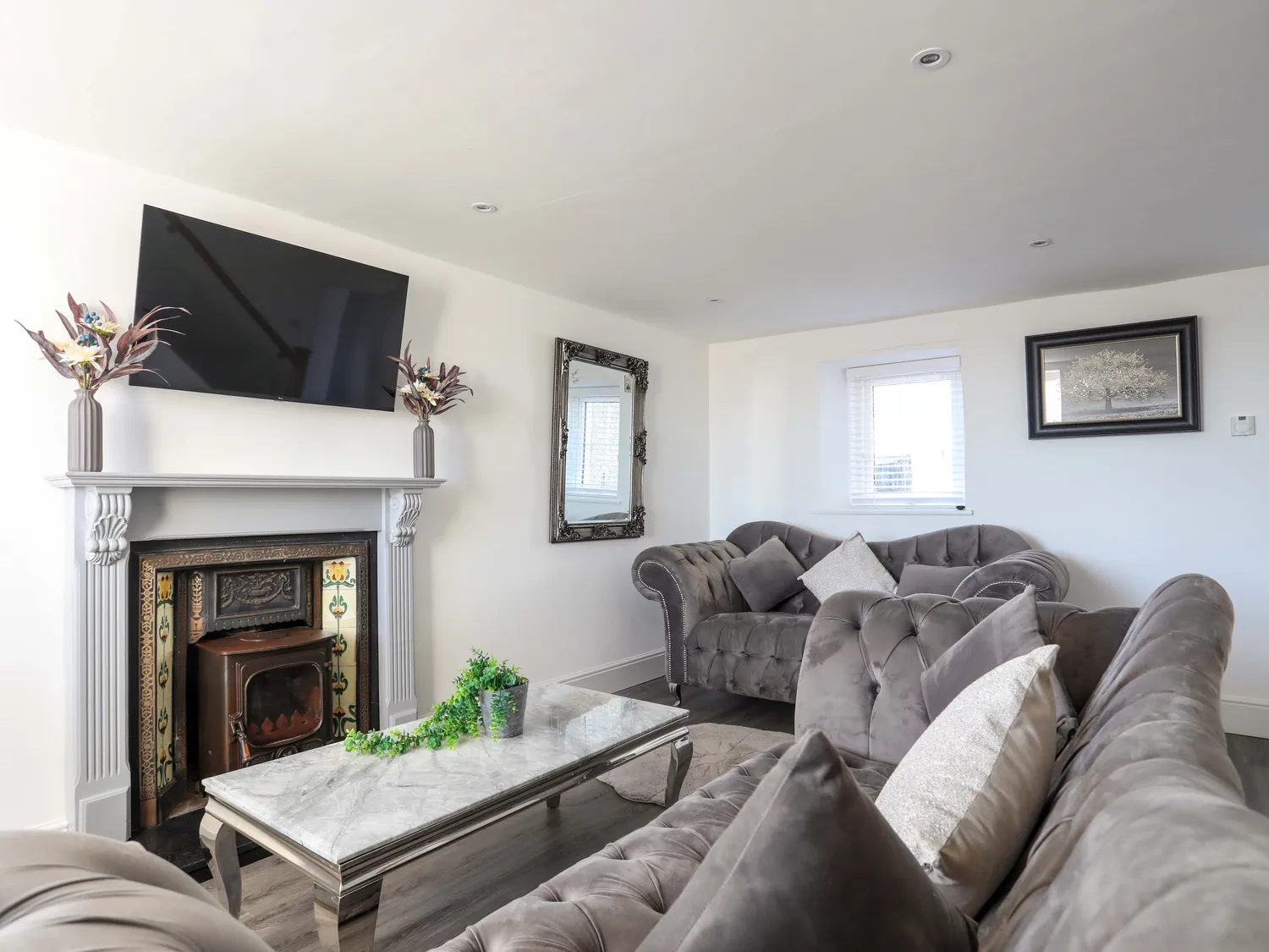 Comfortable sitting room at Tyn Fridd